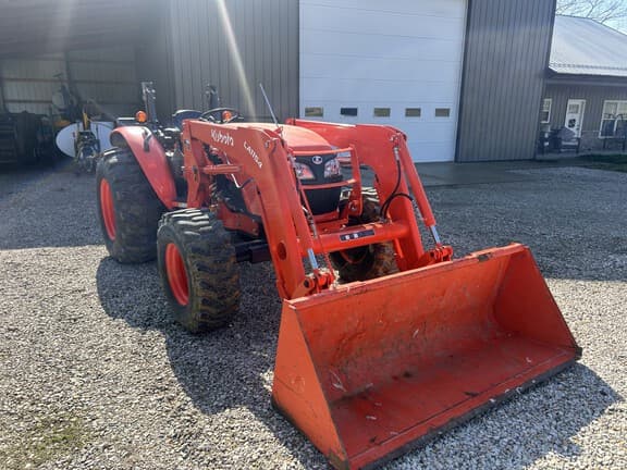 Image of Kubota M7060 equipment image 2