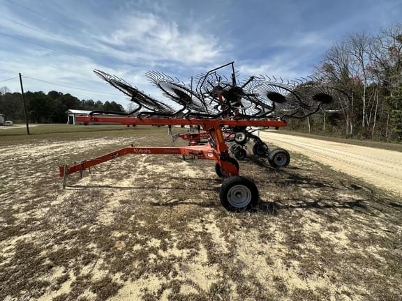 Image of Kubota RA110CR equipment image 1