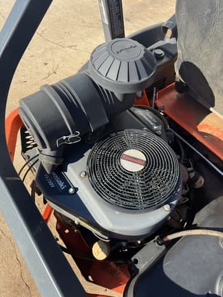 Image of Kubota Z724X equipment image 4