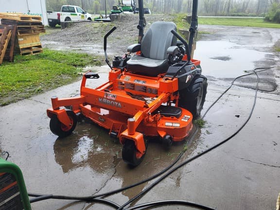 Image of Kubota Z724X equipment image 4