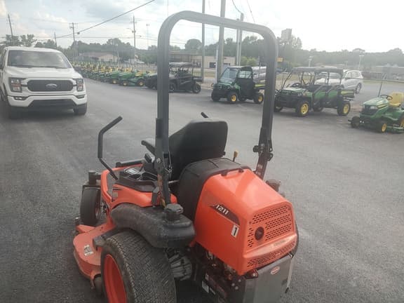 Image of Kubota ZD1211 equipment image 3