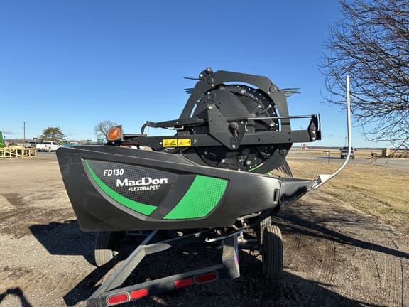 Image of MacDon FD130 equipment image 2