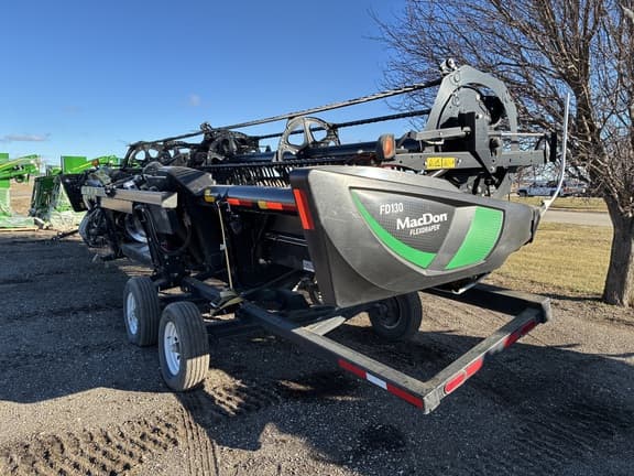 Image of MacDon FD130 equipment image 3