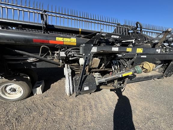Image of MacDon FD140 equipment image 4