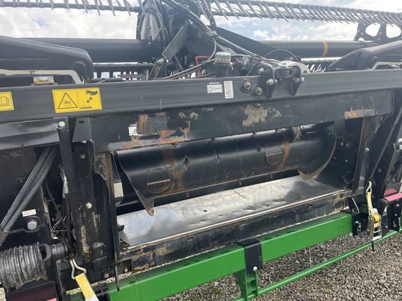 Image of MacDon FD140 equipment image 3