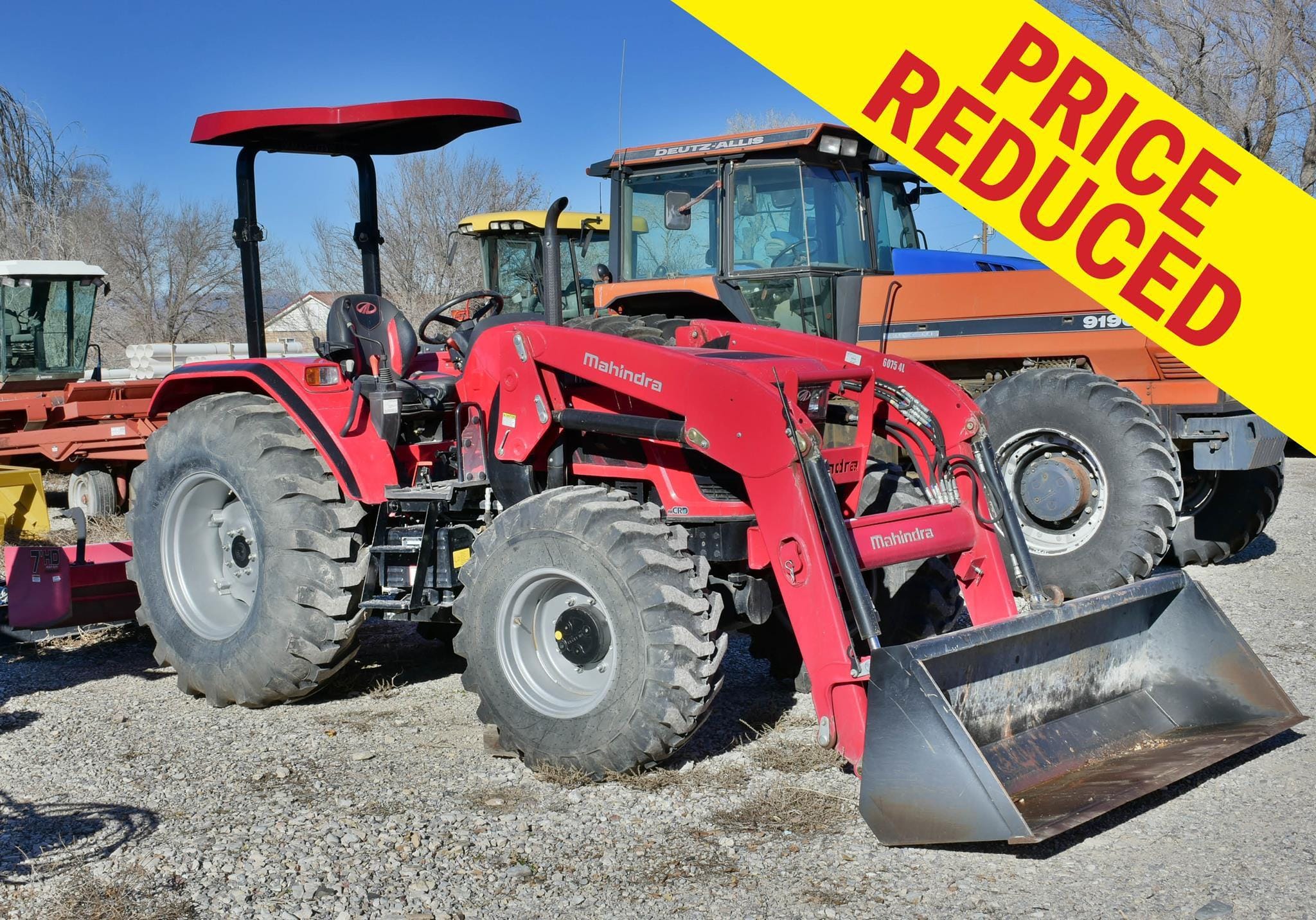 2020 Mahindra 6075 Equipment Image0