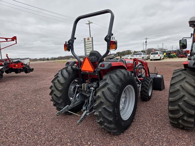 Image of Massey Ferguson 1760M equipment image 3