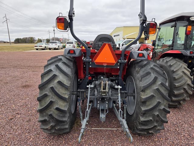 Image of Massey Ferguson 1760M equipment image 4