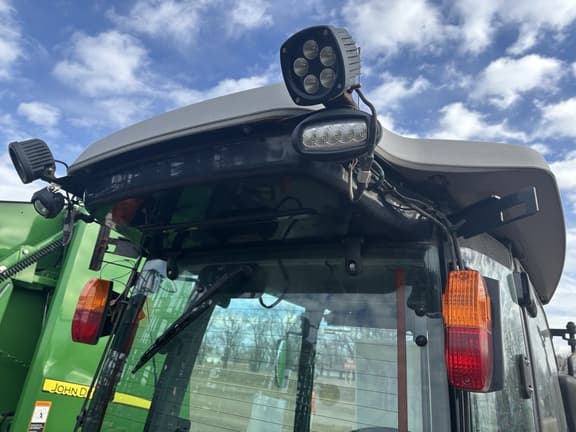 Image of Massey Ferguson 1760M equipment image 4