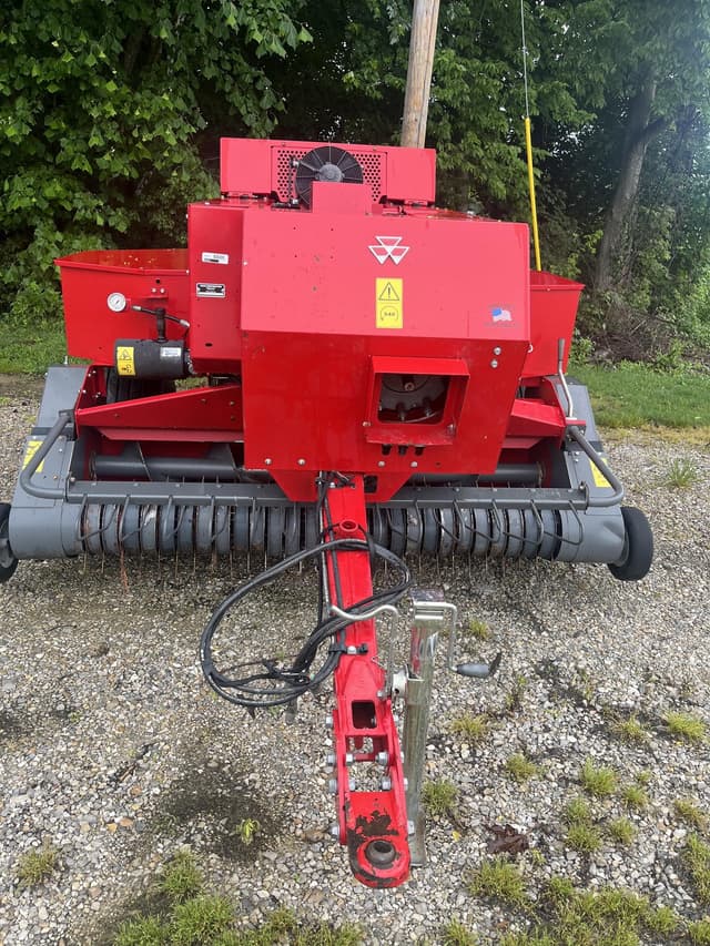 Image of Massey Ferguson 1840 equipment image 2
