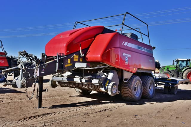 Image of Massey Ferguson 2270 equipment image 2