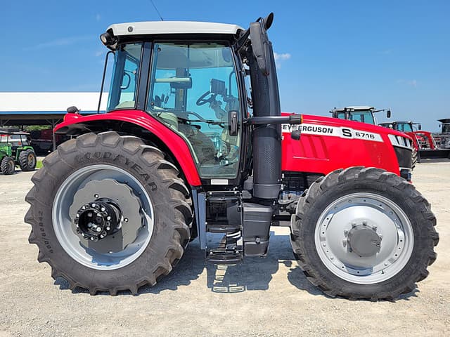 Image of Massey Ferguson 6716S equipment image 3