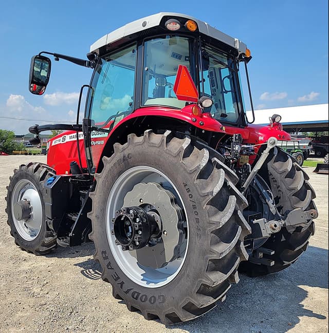 Image of Massey Ferguson 6716S equipment image 4