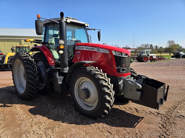 Image of Massey Ferguson 7726S equipment image 2