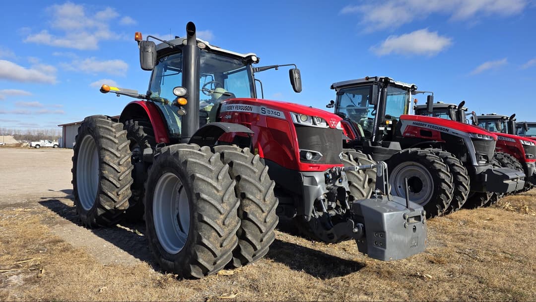 Image of Massey Ferguson 8740S Image 0