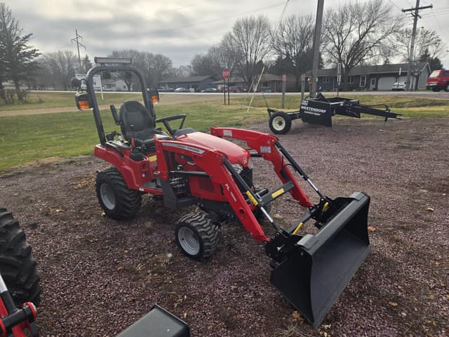 Image of Massey Ferguson GC1725M equipment image 2