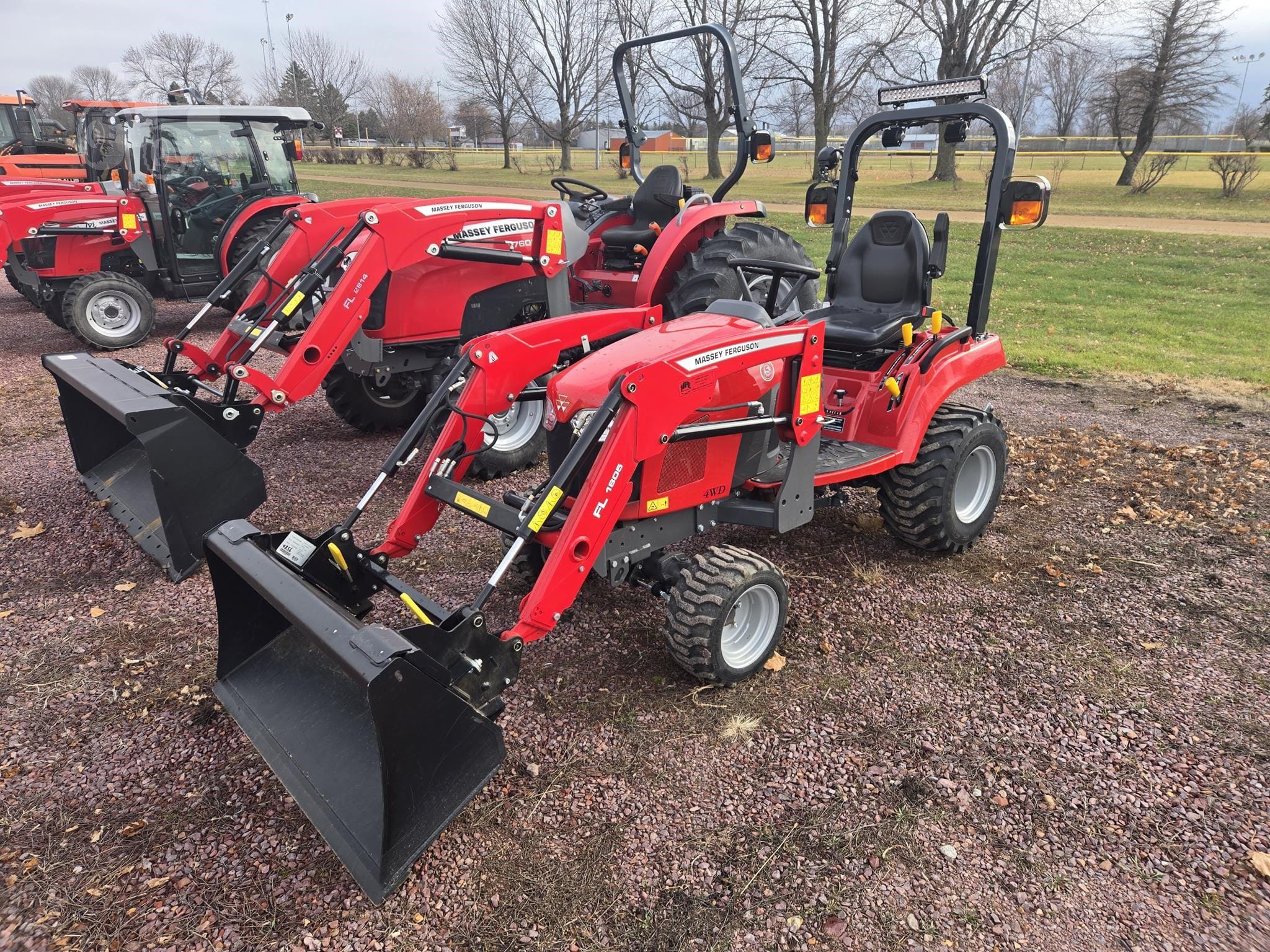 2020 Massey Ferguson GC1725M Equipment Image0