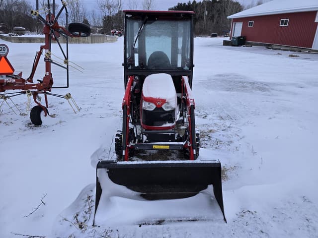 Image of Massey Ferguson GC1725M equipment image 3