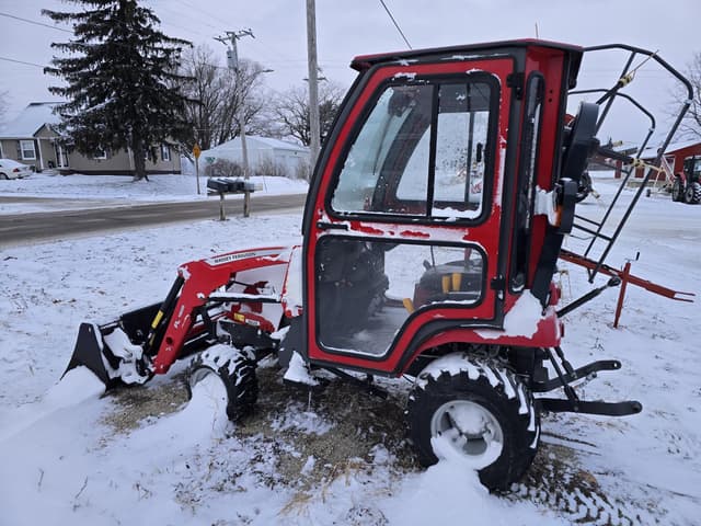 Image of Massey Ferguson GC1725M equipment image 1