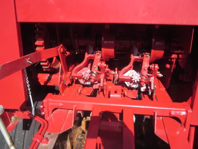 Image of New Holland BC5070 equipment image 4