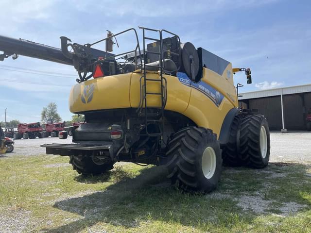 Image of New Holland CR7.90 equipment image 2