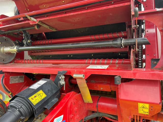 Image of New Holland RB450 equipment image 2