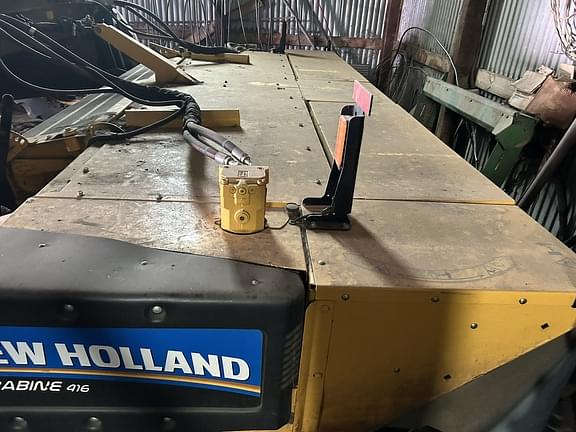 Image of New Holland Speedrower 220 equipment image 4