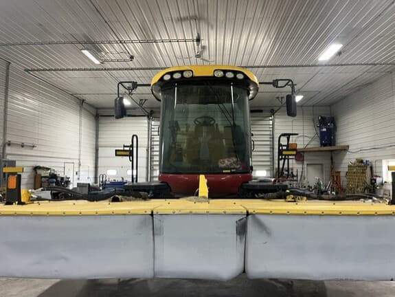 Image of New Holland Speedrower 260 equipment image 2
