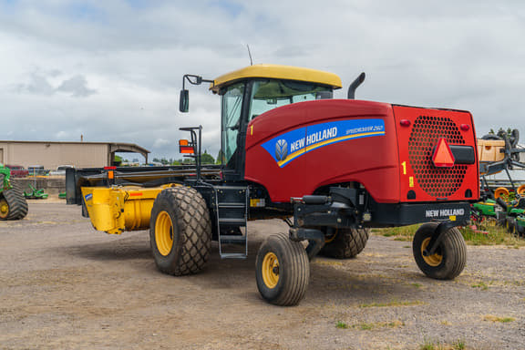 Image of New Holland Speedrower 260 equipment image 2