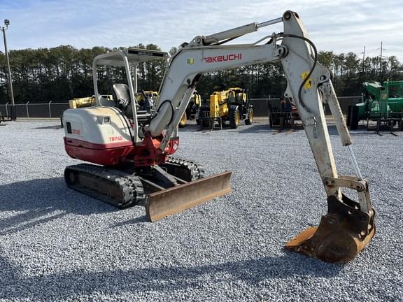 Image of Takeuchi TB240 equipment image 1