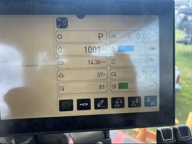 Image of Versatile 610DT equipment image 2