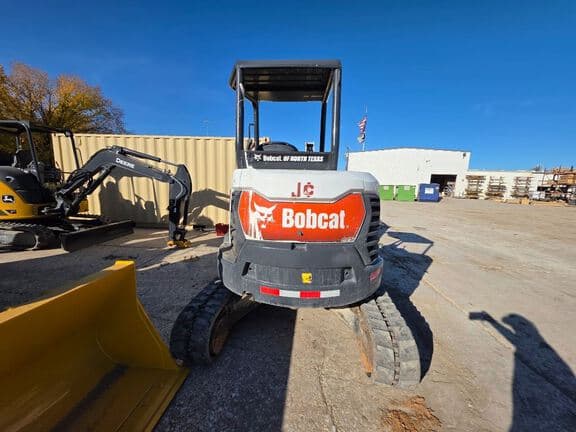 Image of Bobcat E35 equipment image 2