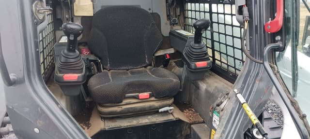 Image of Bobcat T76 equipment image 2