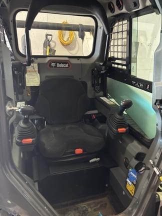 Image of Bobcat T76 equipment image 3