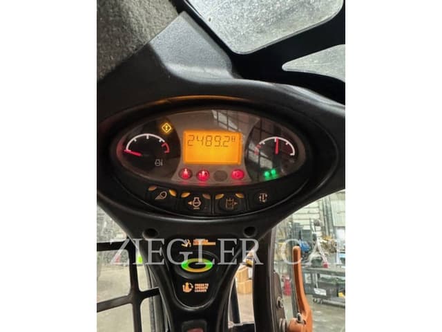Image of Bobcat T770 equipment image 4