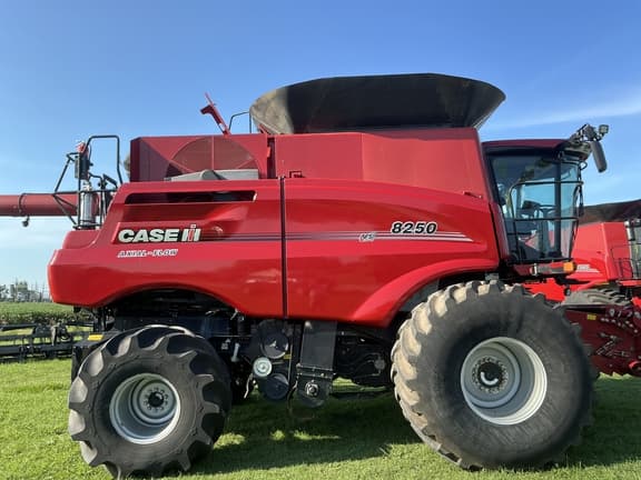 Image of Case IH 8250 equipment image 3