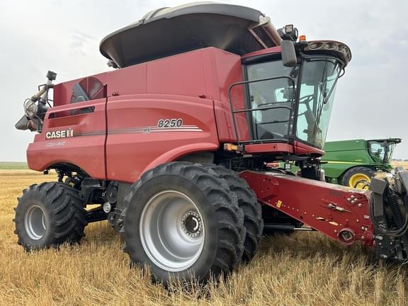 Image of Case IH 8250 equipment image 1