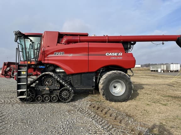 Image of Case IH 8250 equipment image 2