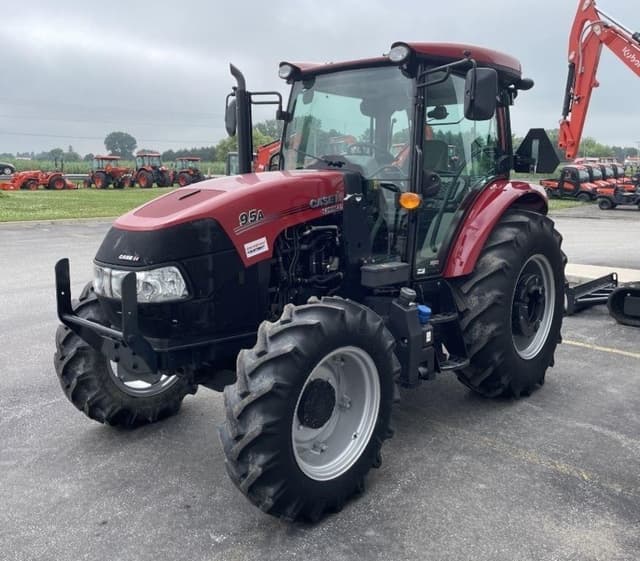Image of Case IH Farmall 95C equipment image 4