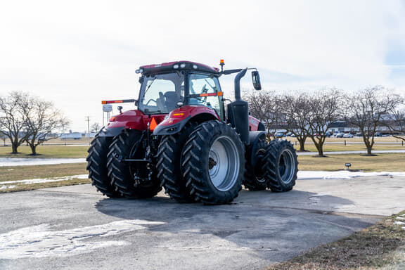 Image of Case IH Magnum 240 equipment image 4