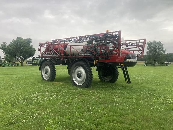 Image of Case IH Patriot 3340 equipment image 3
