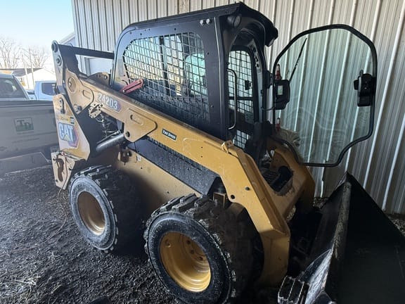 2021 Caterpillar 242D3 Equipment Image0