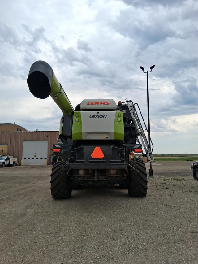 Image of CLAAS Lexion 8600TT equipment image 4