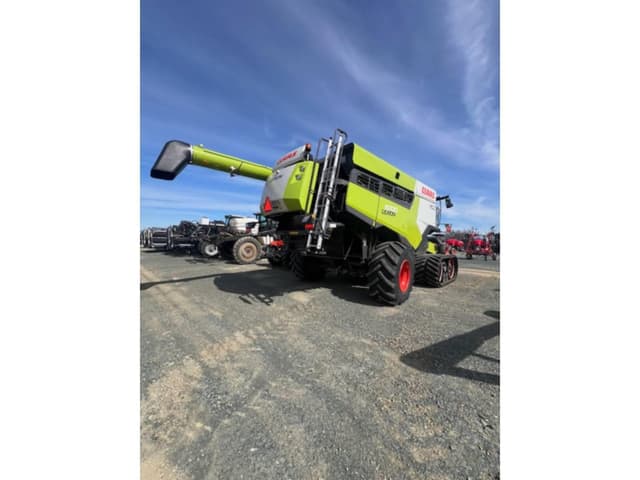 Image of CLAAS Lexion 8700TT equipment image 1