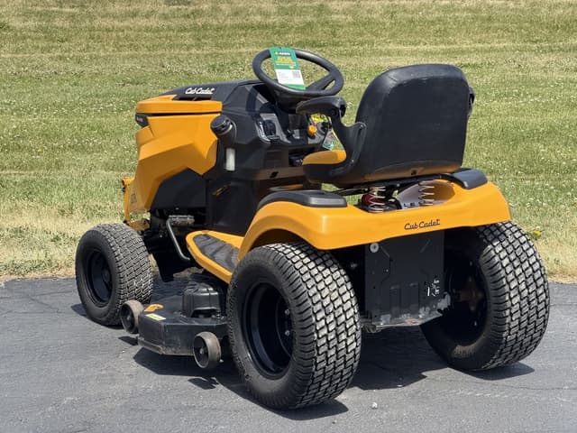 Image of Cub Cadet XT2 SLX50 equipment image 2