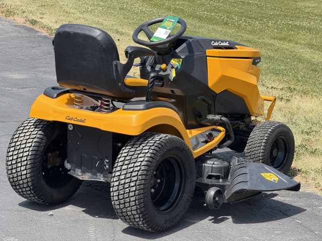Image of Cub Cadet XT2 SLX50 equipment image 3