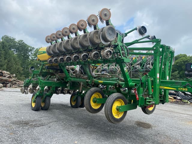 Image of John Deere 1795 equipment image 3