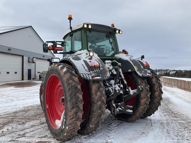 Image of Fendt 824 Vario equipment image 3