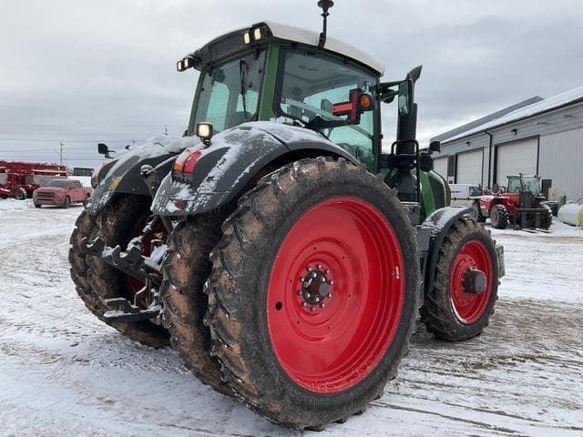 Image of Fendt 824 Vario equipment image 4