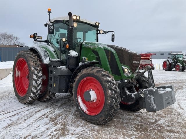 Image of Fendt 824 Vario equipment image 1